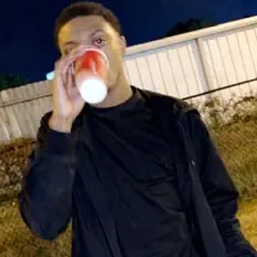 Dengarkan Lil Hollotip, tonton video musik, baca bio, lihat tanggal tur & lainnya!