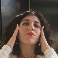 聆聽 Libby Jade、觀看音樂影片、閱讀小傳、查看巡演日期等！