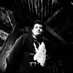 K.I.R.B.を聴いたり、ミュージックビデオを鑑賞したり、経歴やツアー日程などを確認したりしましょう！