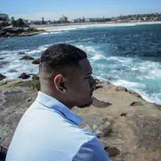 收听 Mexongan、观看音乐视频、阅读小传、查看巡演日期等 ！