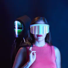 Wetikoを聴いたり、ミュージックビデオを鑑賞したり、経歴やツアー日程などを確認したりしましょう！