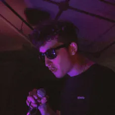 Dengarkan Double Jay, tonton video musik, baca bio, lihat tanggal tur & lainnya!