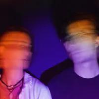 undefinedを聴いたり、ミュージックビデオを鑑賞したり、経歴やツアー日程などを確認したりしましょう！