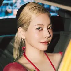 Dengarkan SUNNY, tonton video musik, baca bio, lihat tanggal tur & lainnya!