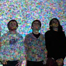 收听 Love Trapezium、观看音乐视频、阅读小传、查看巡演日期等 ！