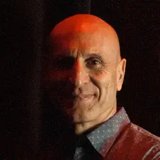 收听 River Guerguerian、观看音乐视频、阅读小传、查看巡演日期等 ！