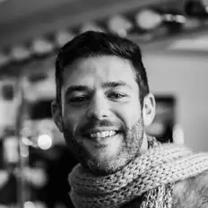 Poslechněte si interpreta Marimba Pop, sledujte hudební videa, přečtěte si životopis, podívejte se na data turné a další informace.