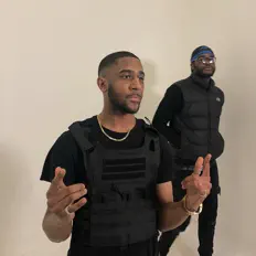 K.armani을(를) 듣고, 뮤직 비디오를 보고, 약력을 읽고, 투어 일정 등을 확인하세요!