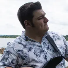 Escucha a Andy Kapetanakis, mira videos musicales, lee su biografía, consulta las fechas de las gira y más.