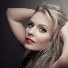 Dengarkan Marija Akelan, tonton video musik, baca bio, lihat tanggal tur & lainnya!