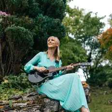 Hannah Rebekah सुनें, म्यूज़िक वीडियो देखें, बायो पढ़ें, दौरे की तारीखें और बहुत कुछ देखें!