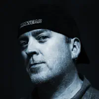 Escucha a undefined, mira videos musicales, lee su biografía, consulta las fechas de las gira y más.