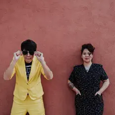 Luister naar Somos Uno, bekijk muziekvideo's, lees de bio, bekijk de tourdata, en meer!