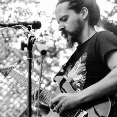 Luister naar Paul Cuerdas, bekijk muziekvideo's, lees de bio, bekijk de tourdata, en meer!