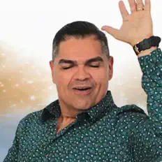 Quique Lopezを聴いたり、ミュージックビデオを鑑賞したり、経歴やツアー日程などを確認したりしましょう！