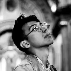 Escucha a Hado, mira vídeos musicales, lee la biografía, consulta fechas de giras y mucho más.