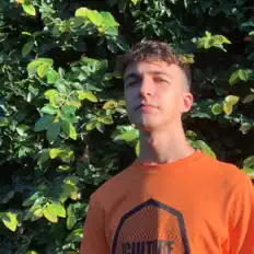 收听 Adro、观看音乐视频、阅读小传、查看巡演日期等 ！