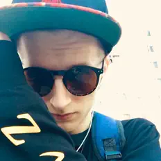 Rich 64を聴いたり、ミュージックビデオを鑑賞したり、経歴やツアー日程などを確認したりしましょう！