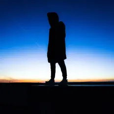 Ouça Imperfect, assista a videoclipes, leia a biografia, veja as datas das turnês e mais!