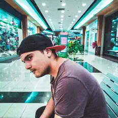 Dengarkan Felipe Wolfel, tonton video musik, baca bio, lihat tanggal tur & lainnya!