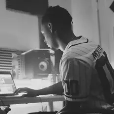 Ascolta Daeshvn, guarda video musicali, leggi la biografia, vedi le date del tour & altro!