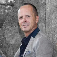 Dengarkan Michel K, tonton video musik, baca bio, lihat tanggal tur & lainnya!