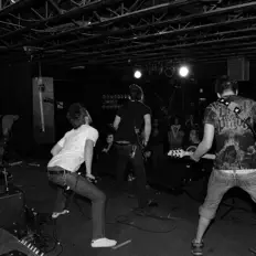 Dengarkan Zombie Slumber Party, tonton video musik, baca bio, lihat tanggal tur & lainnya!