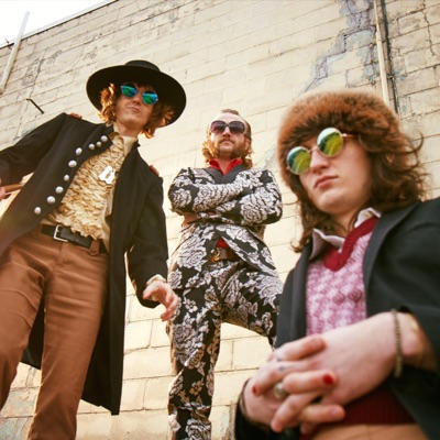 Listen to Blackfoot Gypsies, watch music videos, read bio, see tour dates & more!