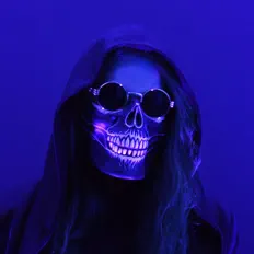 Dengarkan Phiilosopher, tonton video musik, baca bio, lihat tanggal tur & lainnya!