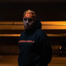 Ouve Vino, vê vídeos de música, lê a biografia, vê as datas da digressão e muito mais!