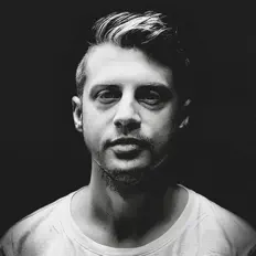 Poslechněte si interpreta Felix Martinz, sledujte hudební videa, přečtěte si životopis, podívejte se na data turné a další informace.