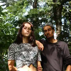 CRAYE सुनें, म्यूज़िक वीडियो देखें, बायो पढ़ें, दौरे की तारीखें और बहुत कुछ देखें!