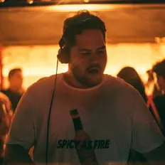 Ouve BLTRN, vê vídeos de música, lê a biografia, vê as datas da digressão e muito mais!