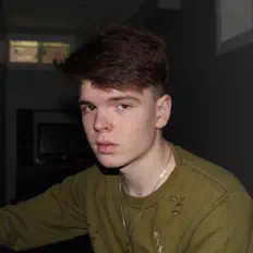 Poslechněte si interpreta The Jake Hammer, sledujte hudební videa, přečtěte si životopis, podívejte se na data turné a další informace.