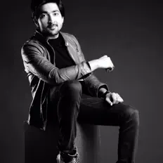 Ouça Vyom Singh Rajput, assista a videoclipes, leia a biografia, veja as datas das turnês e mais!