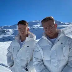 Ouça Double M, assista a videoclipes, leia a biografia, veja as datas das turnês e mais!