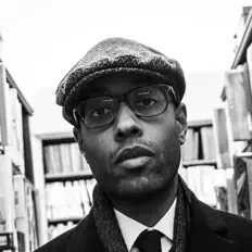 收听 Webster、观看音乐视频、阅读小传、查看巡演日期等 ！