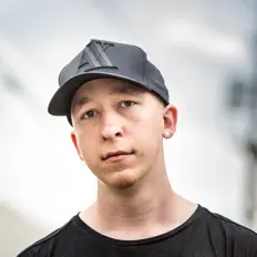 聆聽 Luke Anders、觀看音樂影片、閱讀小傳、查看巡演日期等！