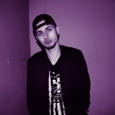 Dengarkan Tay-G, tonton video musik, baca bio, lihat tanggal tur & lainnya!