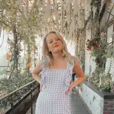 收听 Emma Brewer、观看音乐视频、阅读小传、查看巡演日期等 ！