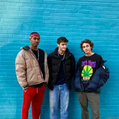 Escucha a BOGUS!, mira videos musicales, lee su biografía, consulta las fechas de las gira y más.