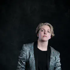 Ακούστε περιεχόμενο από Siobhan Mazzei, παρακολουθήστε μουσικά βίντεο, διαβάστε το βιογραφικό, δείτε ημερομηνίες περιοδείας, και πολλά ακόμη!