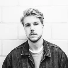 Écoutez Instatic, regardez des vidéoclips, lisez la biographie, consultez les dates de tournée et plus encore !