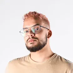 Ascolta Ryan Vottero, guarda video musicali, leggi la biografia, vedi le date del tour & altro!