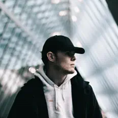 Dengarkan Skyline Drive, tonton video musik, baca bio, lihat tanggal tur & lainnya!