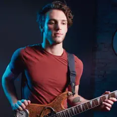 Ascolta Asher the Townhound, guarda video musicali, leggi la biografia, vedi le date del tour & altro!