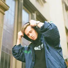 收听 Ryan Vettel、观看音乐视频、阅读小传、查看巡演日期等 ！