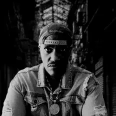 聆聽 Dj 6rings、觀看音樂影片、閱讀小傳、查看巡演日期等！