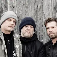 Listen to Manos, watch music videos, read bio, see tour dates & more!