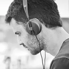 Écoutez Shayman, regardez des vidéoclips, lisez la biographie, consultez les dates de tournée et plus encore !